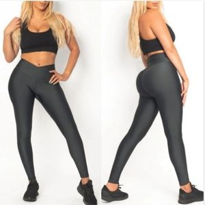 NWOT Obsession V Front Stomach Control Scrunch Booty Lifting Athletic Leggings